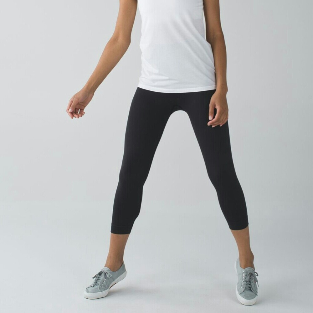 Lululemon Zone In Crop In Black
